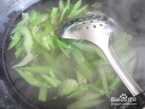 瘦身减肥菜谱——胡萝卜炒西芹