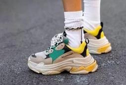 能跟小白鞋一样百搭的老爹鞋的搭配方法