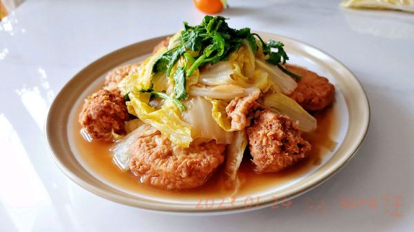 香肉藕盒生白菜