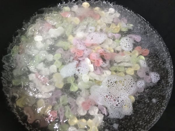 番茄鸡蛋蝴蝶面