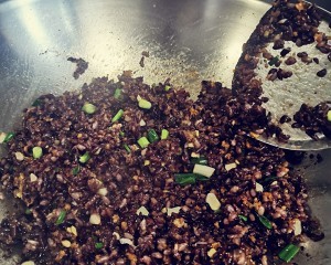 健康杂粮海胆炒饭的做法