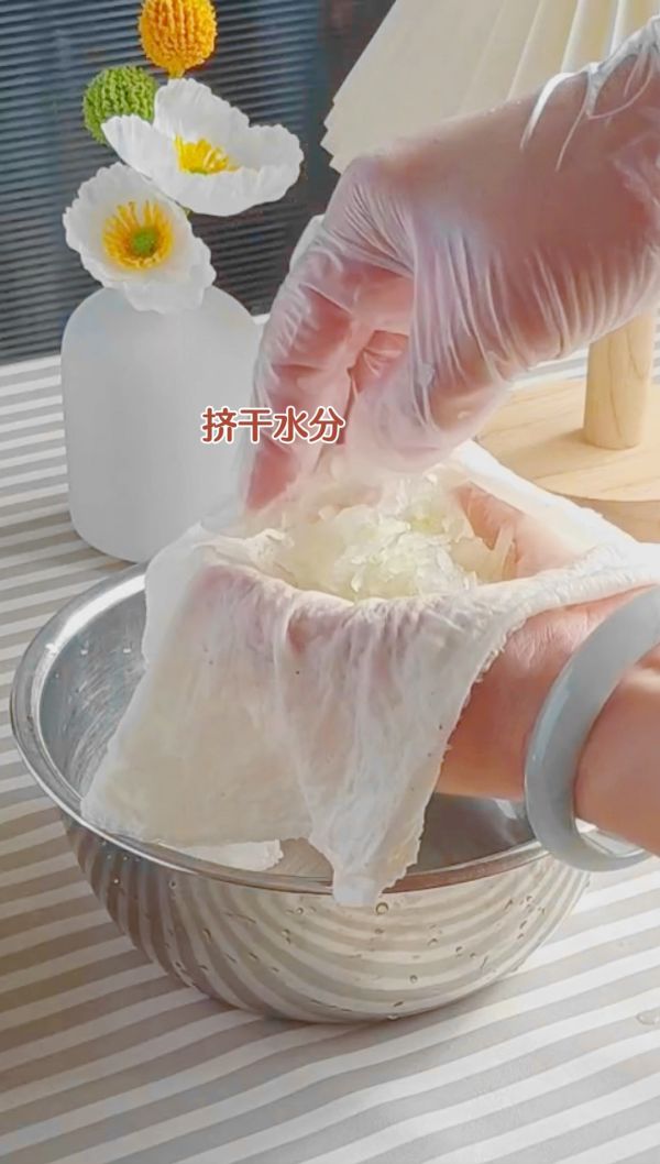 柠香冬翅广式月饼