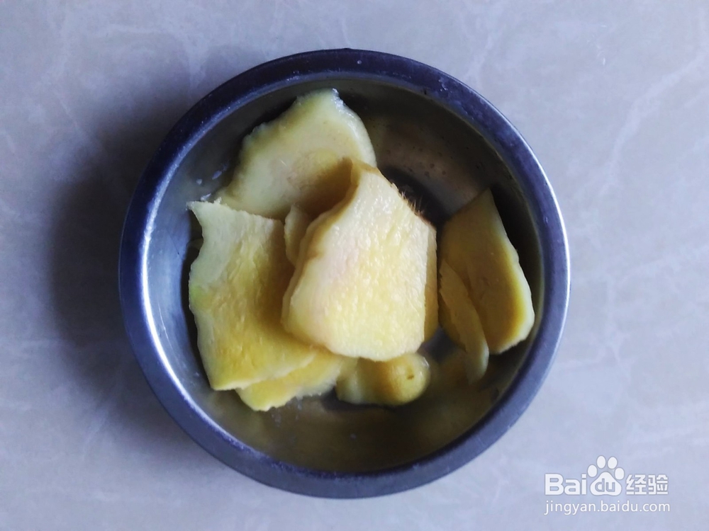 鱼头滚娃娃菜汤的做法