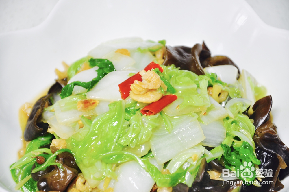 家常做法的酸辣白菜木耳虾米