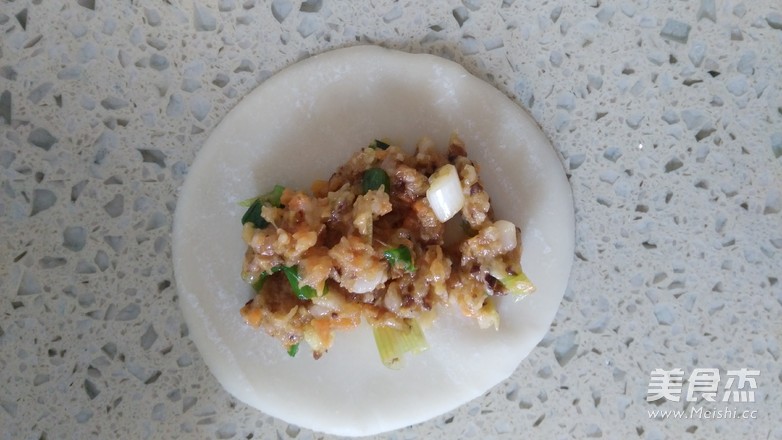 煮胡萝卜香菇水饺