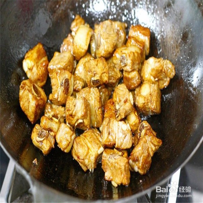 如何制作糖醋排骨？