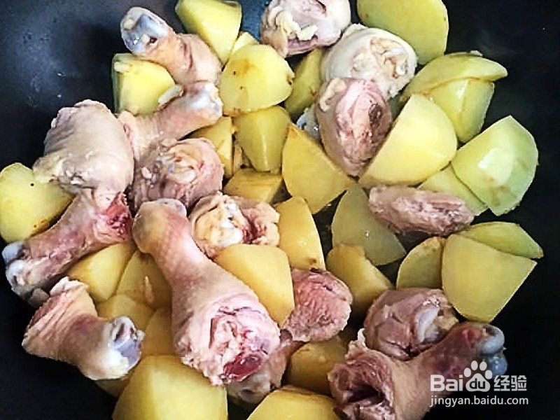 怎样做出家常菜系列之马铃薯焖鸡腿