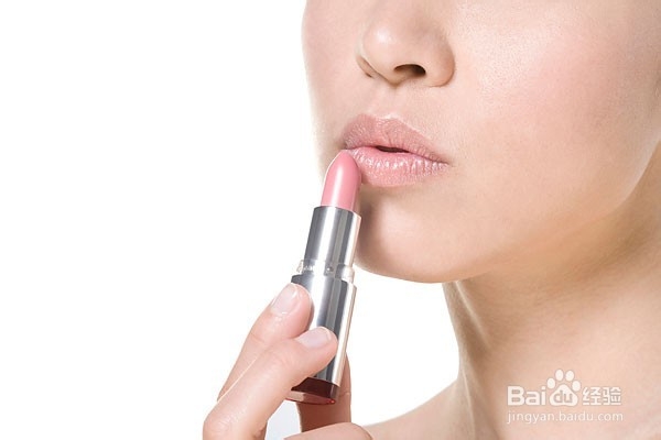 干燥季节嘴唇脱皮怎么办