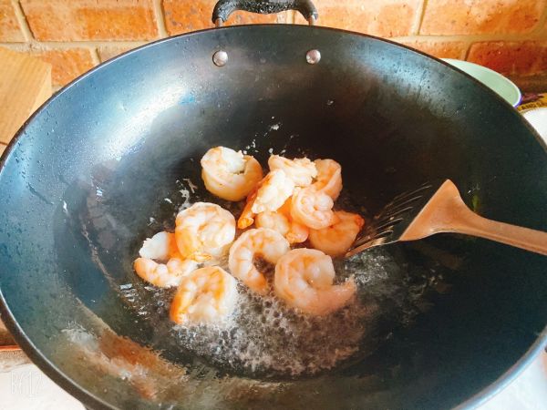 爽口秋耳荷兰豆炒鲜虾仁