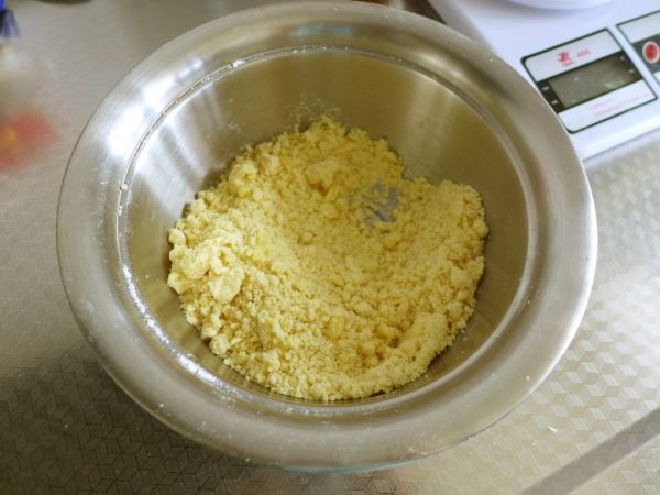 卡仕达酱蜜桃派