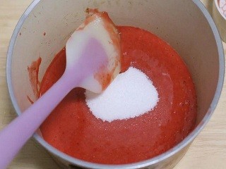 Kitty草莓奶油冰棍怎么做