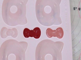 百变凯蒂猫甜甜圈怎么做？