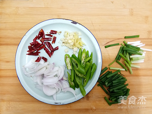 干锅娃娃菜的做法