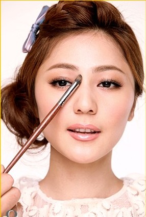 轻柔眉妆的基本技法