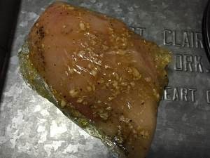 香蒜蜂蜜煎鸡胸肉的做法