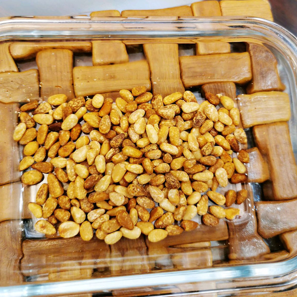 焦糖松子花生塔