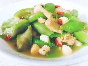 怎样做竹荪干贝烩丝瓜