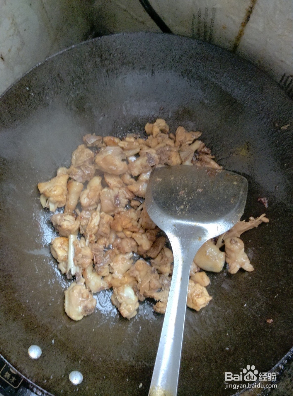 如何做出美味的家常菜红烧鸡块让人回味无穷呢