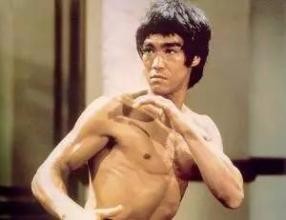 李小龙背阔肌锻炼方法