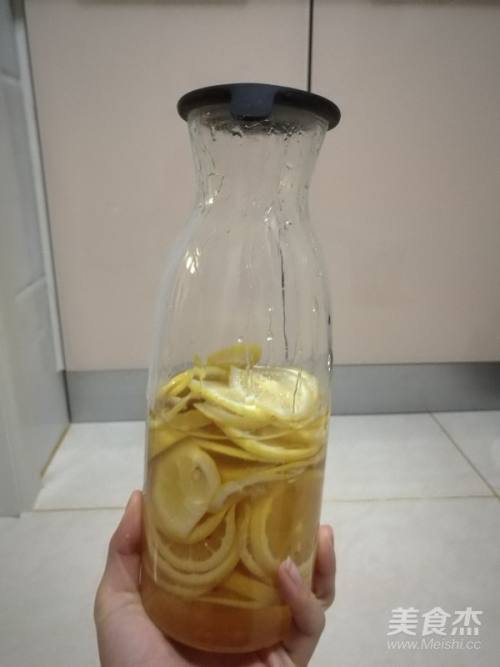 蜂蜜柠檬水的做法