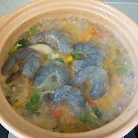 怎么制作养胃的蔬菜海鲜粥？