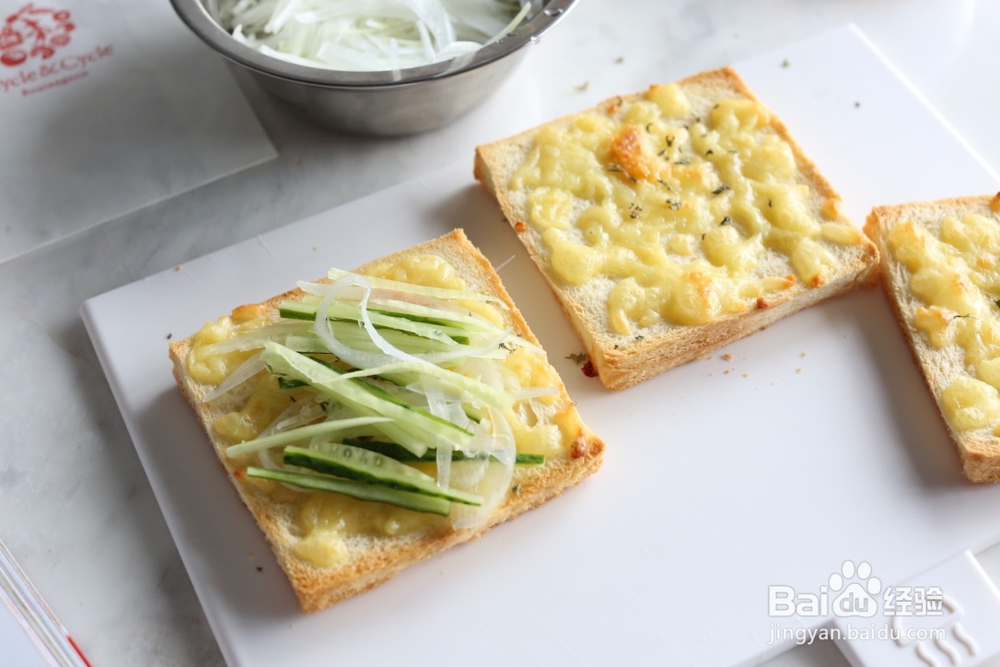 怎么做焗烤金枪鱼玉米三明治?