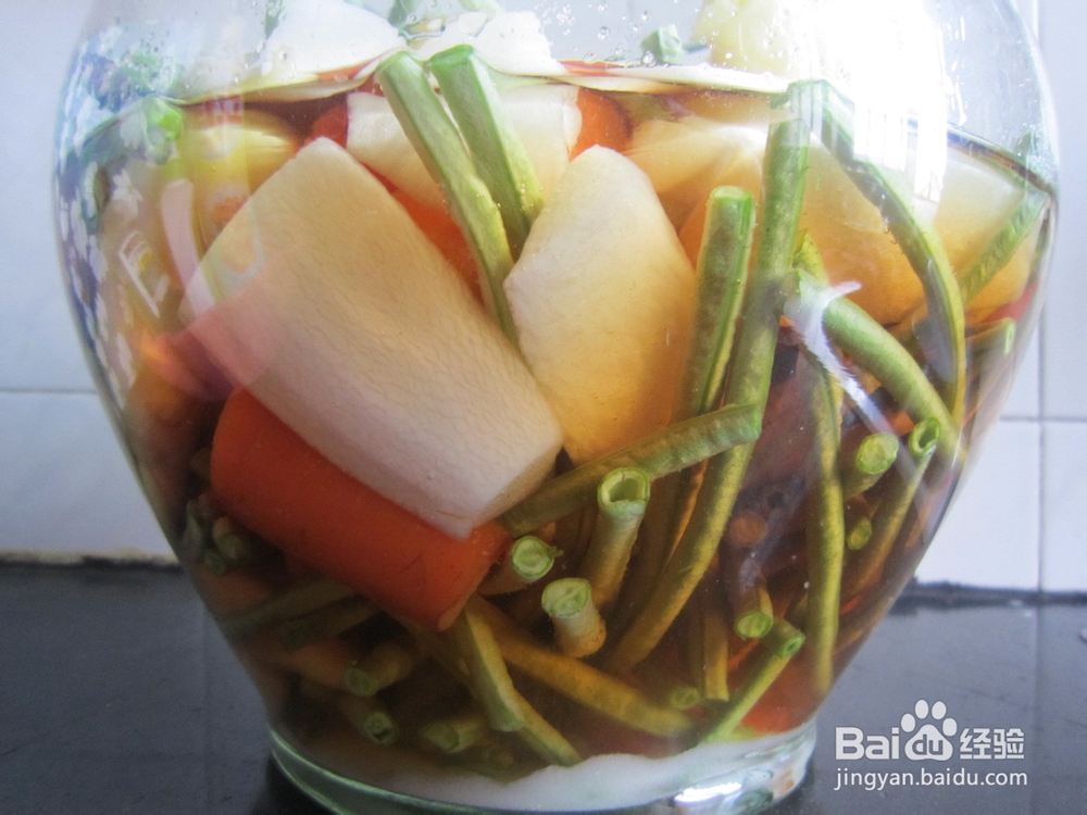 口感脆生，色泽鲜亮，开胃提神------四川泡菜