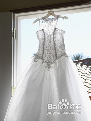 怎样选购高质量婚纱