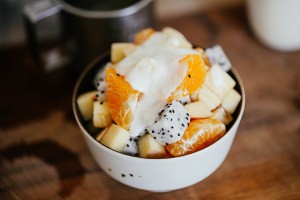 如何做酸奶藕粉鲜果沙拉