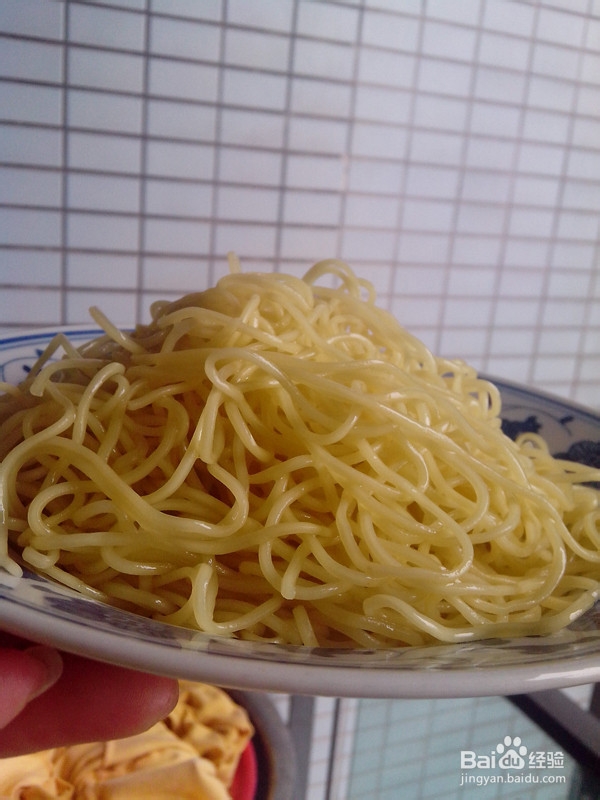 凉面用蒸的方法,不会糊,不用风扇吹凉