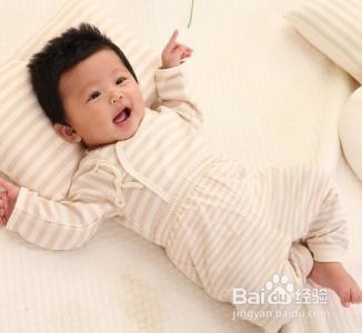 如何给婴儿准备衣服和内衣内裤