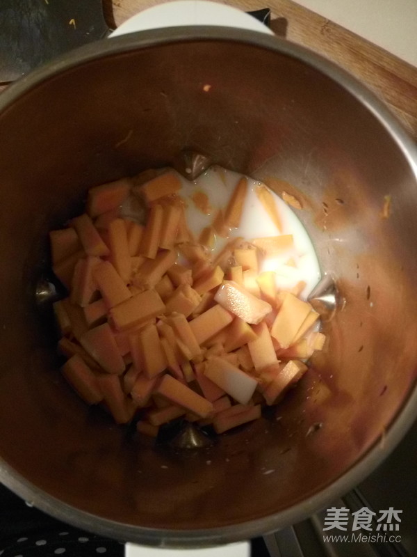 奶香南瓜羹的做法