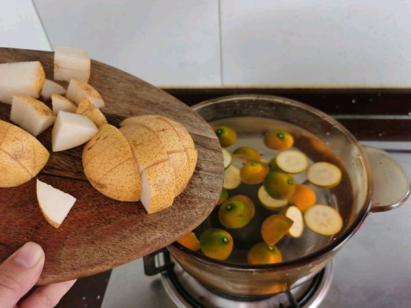 冬日润肺止咳金桔雪梨银耳羹