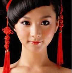 秀出时尚感的明媚新娘妆容