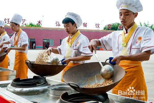 学厨师怎样翻锅