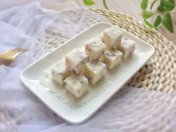 蔓越莓椰蓉牛奶小方