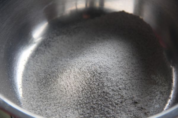 黑芝麻糊戚风蛋糕