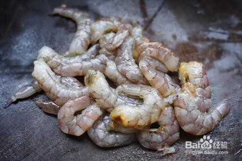 生虾怎么剥壳