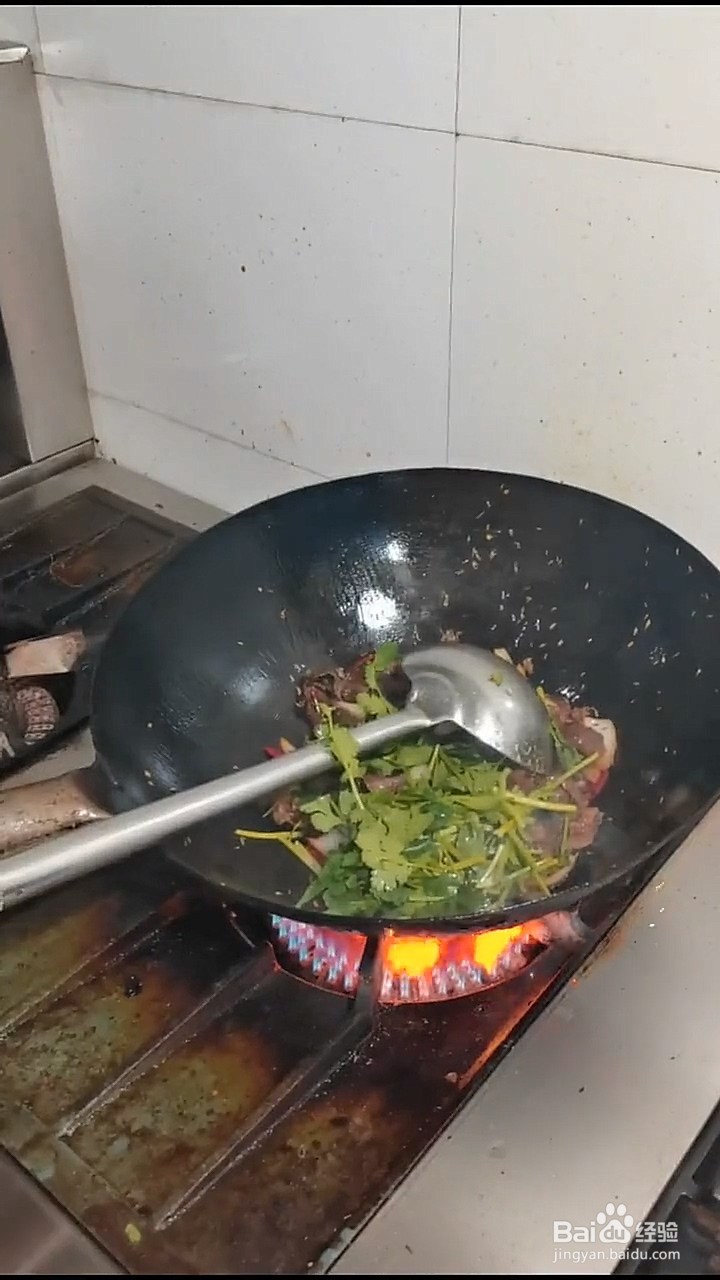 如何制作孜然牛肉？