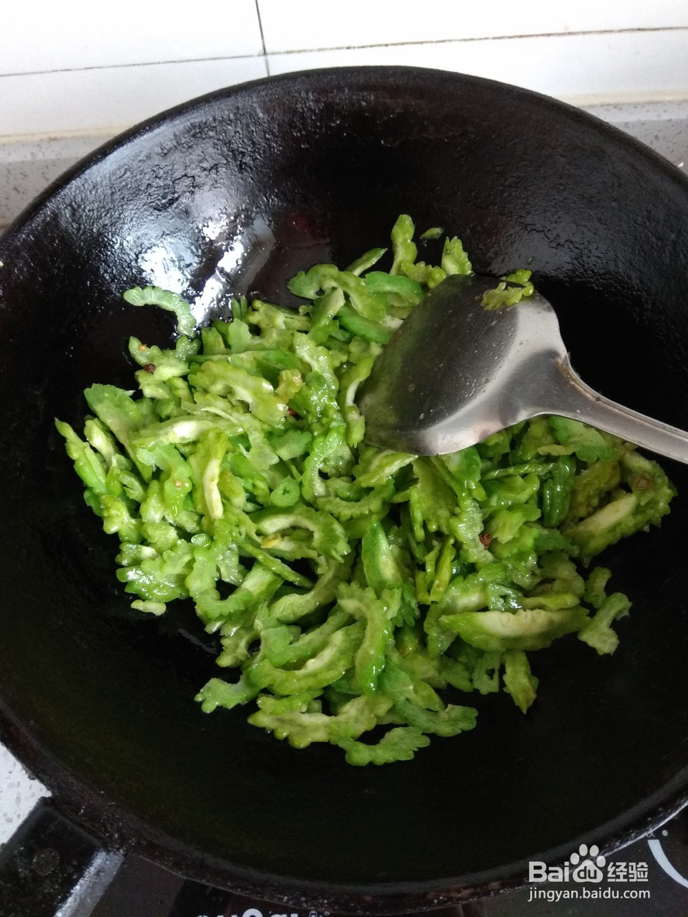 清炒香辣苦瓜片