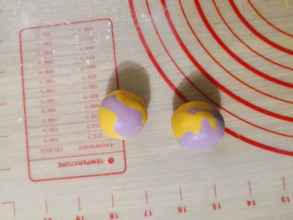 双色黑芝麻汤圆