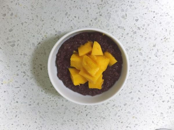 椰浆芒果紫米粥