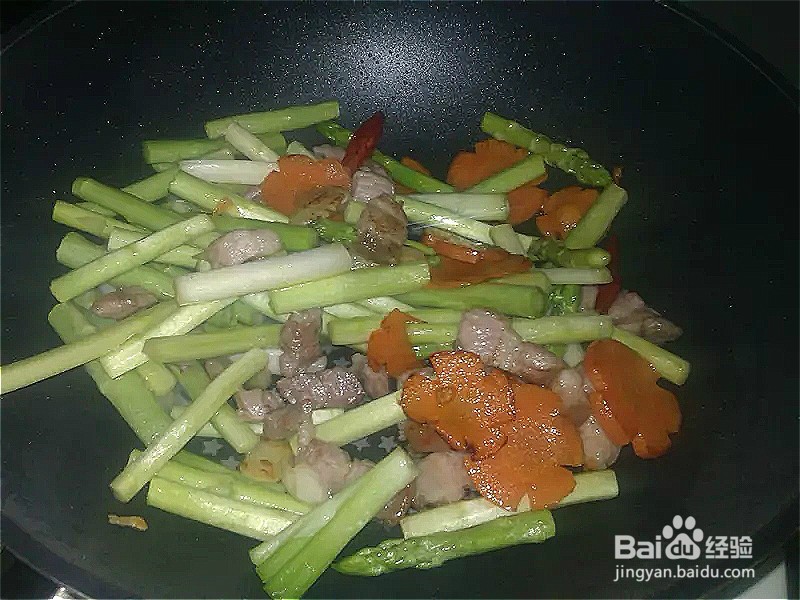 如何做五花肉丝炒芦笋