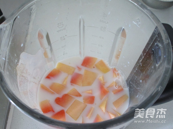 椰汁木瓜西米露