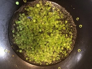 三分钟豆角煮面条的做法