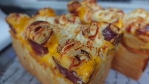 火腿芝士肉松吐司的做法