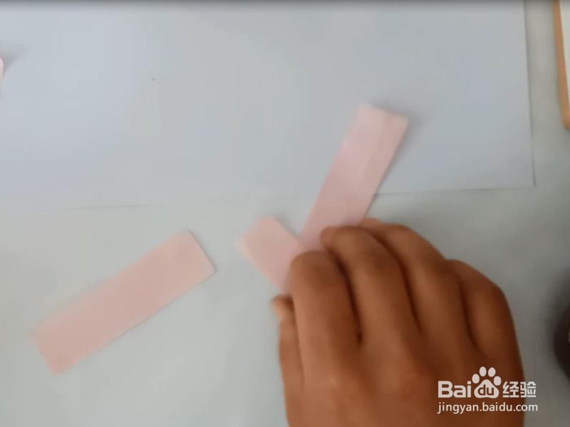 小风车的折法很简单的哦！