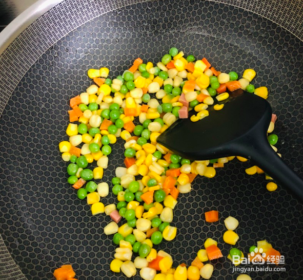 玉米豌豆炒虾仁的做法