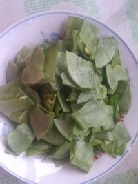 梅豆炒卤子的做法