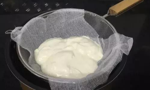 酸奶过滤掉乳清后还有脂肪吗